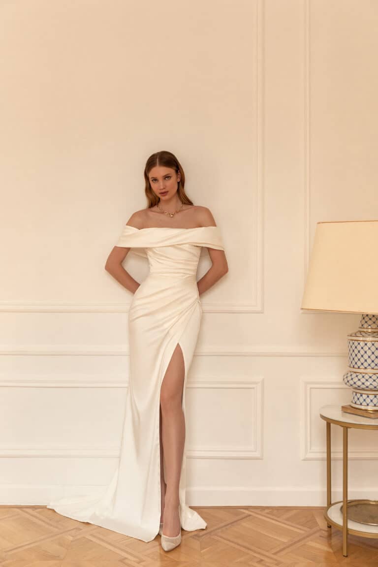 Robin — Minimalistisch Brautkleid bei Bridals by Diana Erfurt